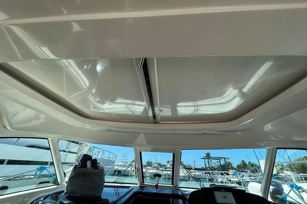 2012 Tiara Yachts 3100 Coronet for Sale in Boca Chica, DO Express Cruiser 1