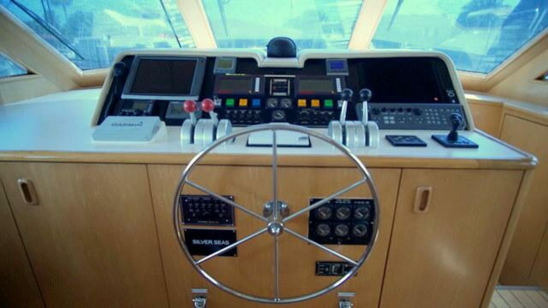 1997 Hatteras 70 Sport Deck for Sale in Lighthouse Point, Florida Motor Yacht 3