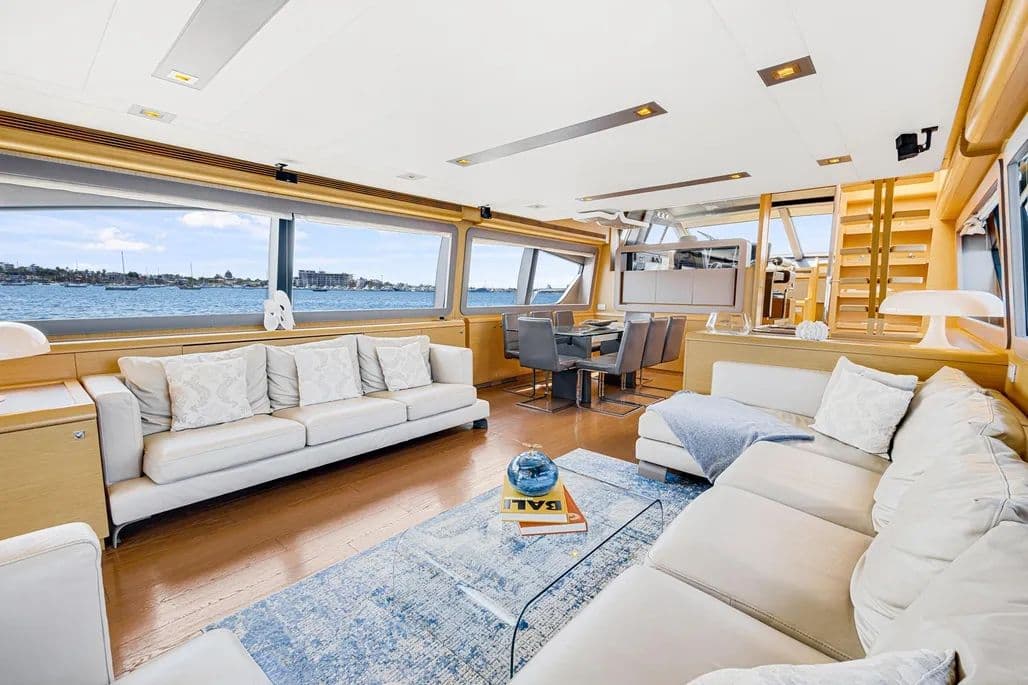 2013 Ferretti Yachts 800 for Sale in La Paz, MX Flybridge 3