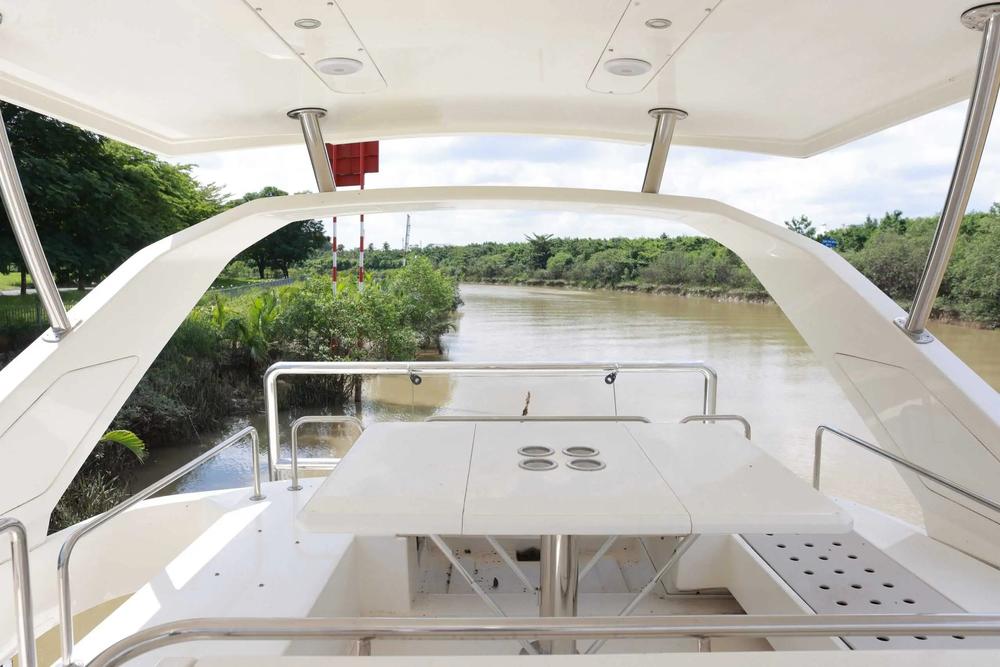 2023 Aquila 44 Yacht