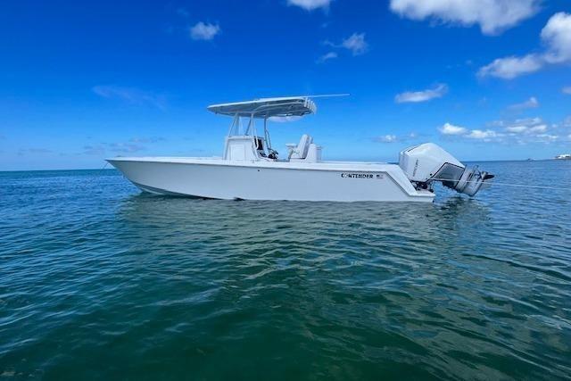 Contender 32ST in vendita