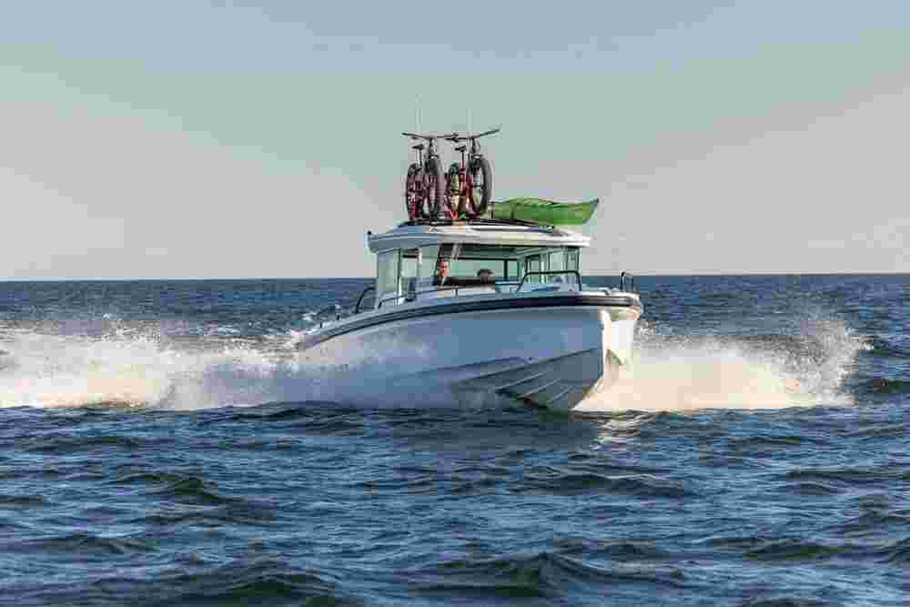 2025 Axopar 37 XC Cross Cabin