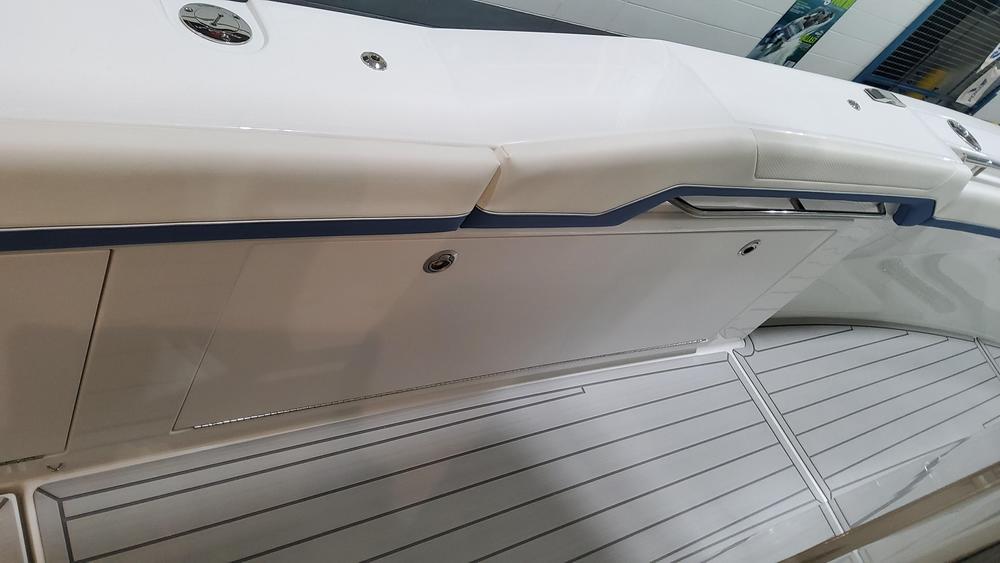 2025-formula-387-center-console-fish-power-9653555-20250114050126138-1_XLARGE.jpg