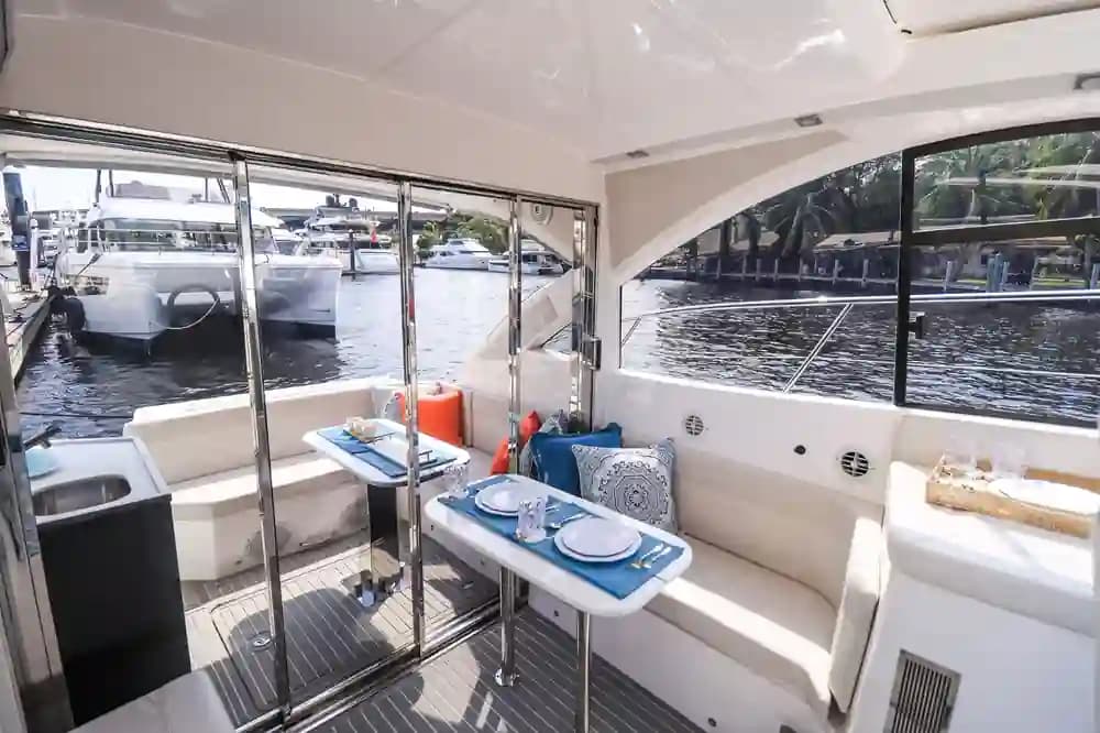 2021 Evolve 400HT te koop in Fort Lauderdale, Florida Express Cruiser 4
