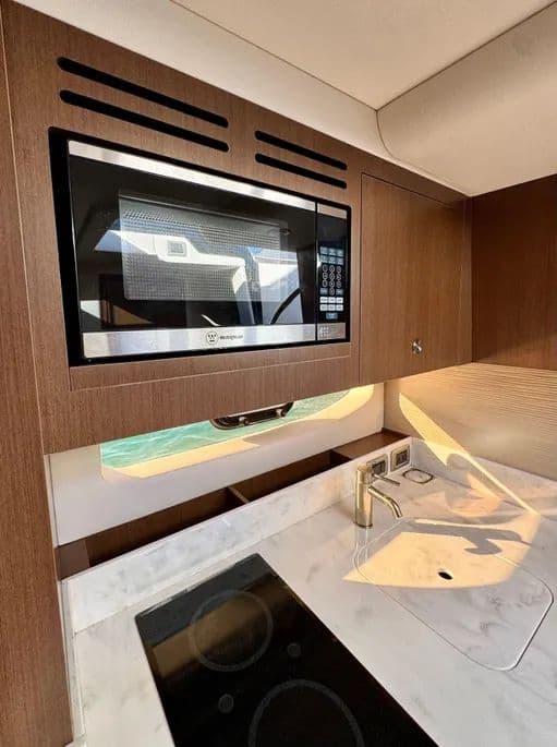 2018 Sea Ray Sundancer 350 Coupe te koop in Miami, Florida Express Cruiser 5