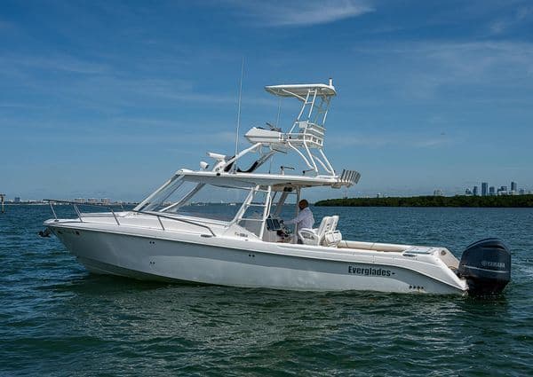 2010 Everglades Boats 350LX Sold in Key Biscayne, Florida Cuddy Cabin 5