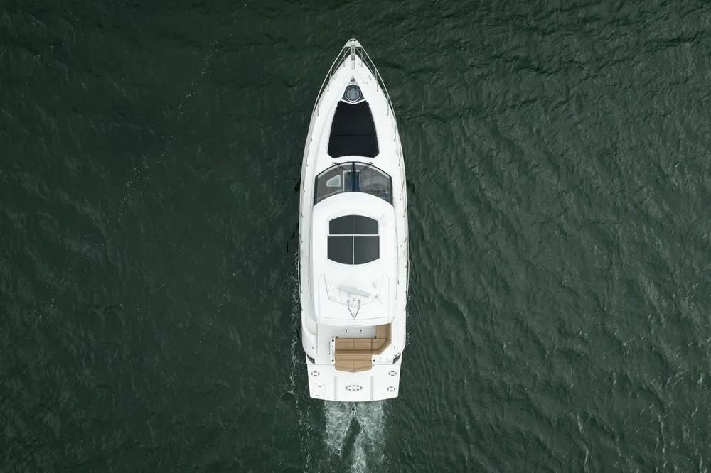 2014 Cruisers Yachts 45 Cantius