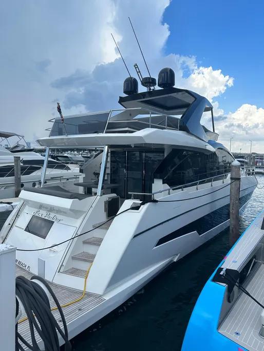 2022-astondoa-flybridge-66-power-9614269-20241119074302517-1_XLARGE.jpg