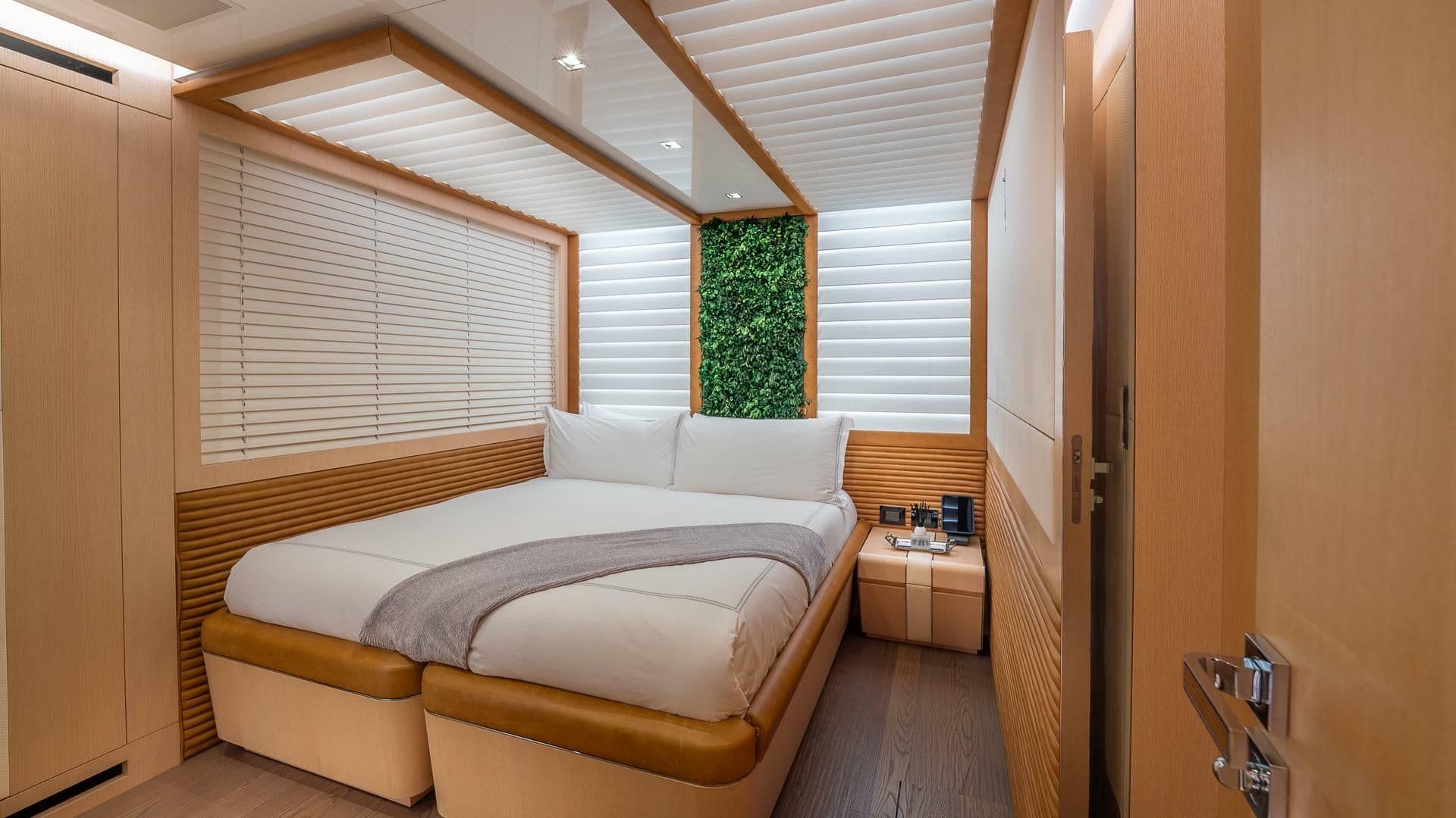 2017 Mangusta Oceano 42 a la venta en Port Jefferson, New York Megayacht 4