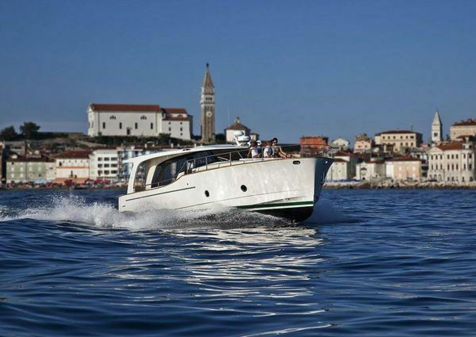 Greenline Yachts 40 Hybrid for Sale