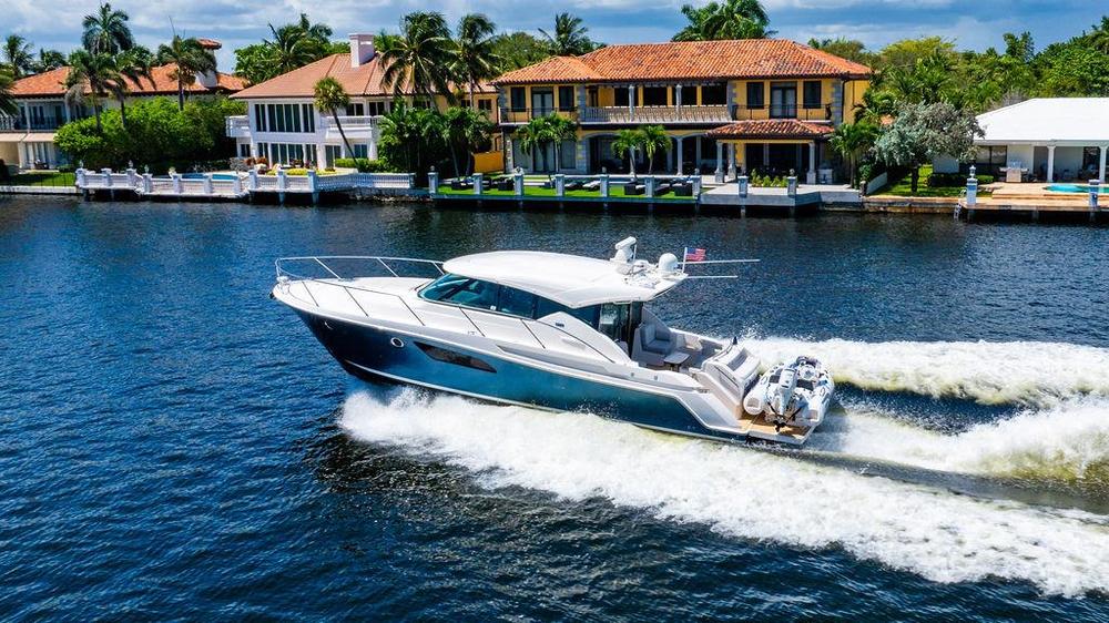 2016-tiara-yachts-c44-coupe-power-9540794-20240917093130063-1_XLARGE.jpg