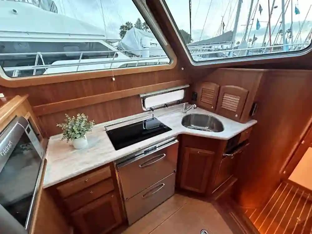 2014 Sabre Yachts 42 Salon Express Sold in San Diego, California Downeast Boats 4