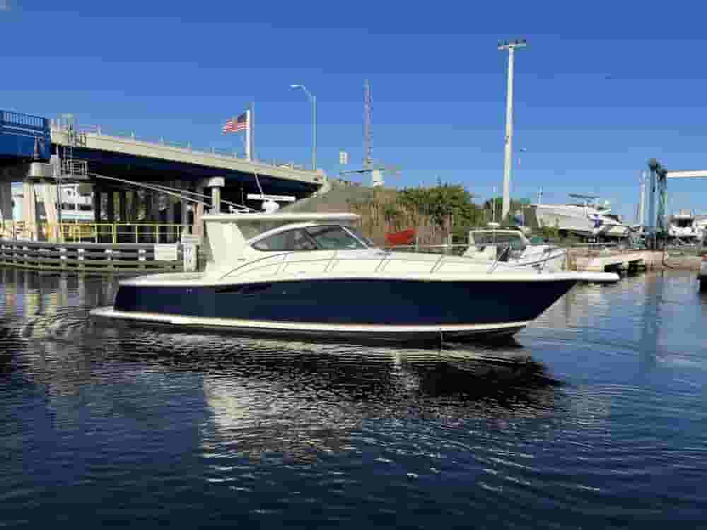 2004 Tiara Yachts 3800 Open
