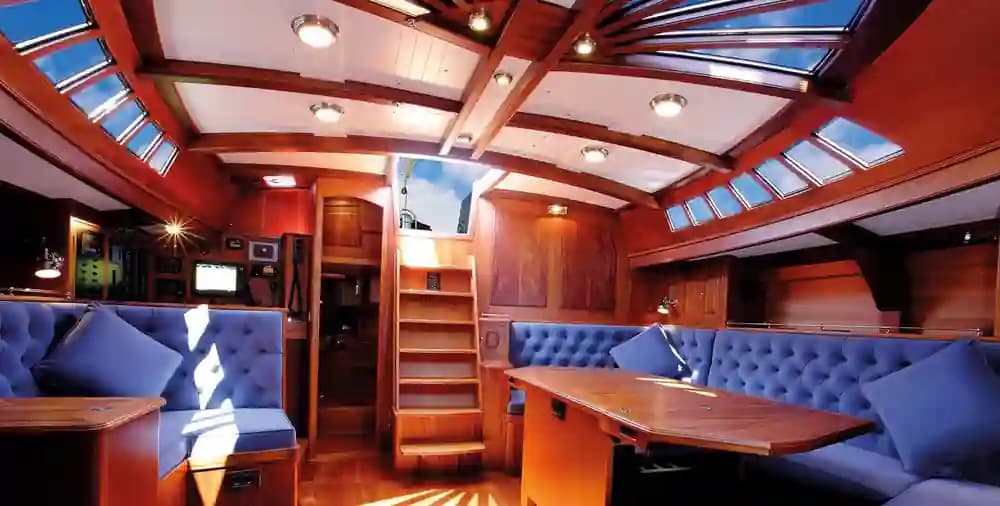 Spirit Yachts R74 op display