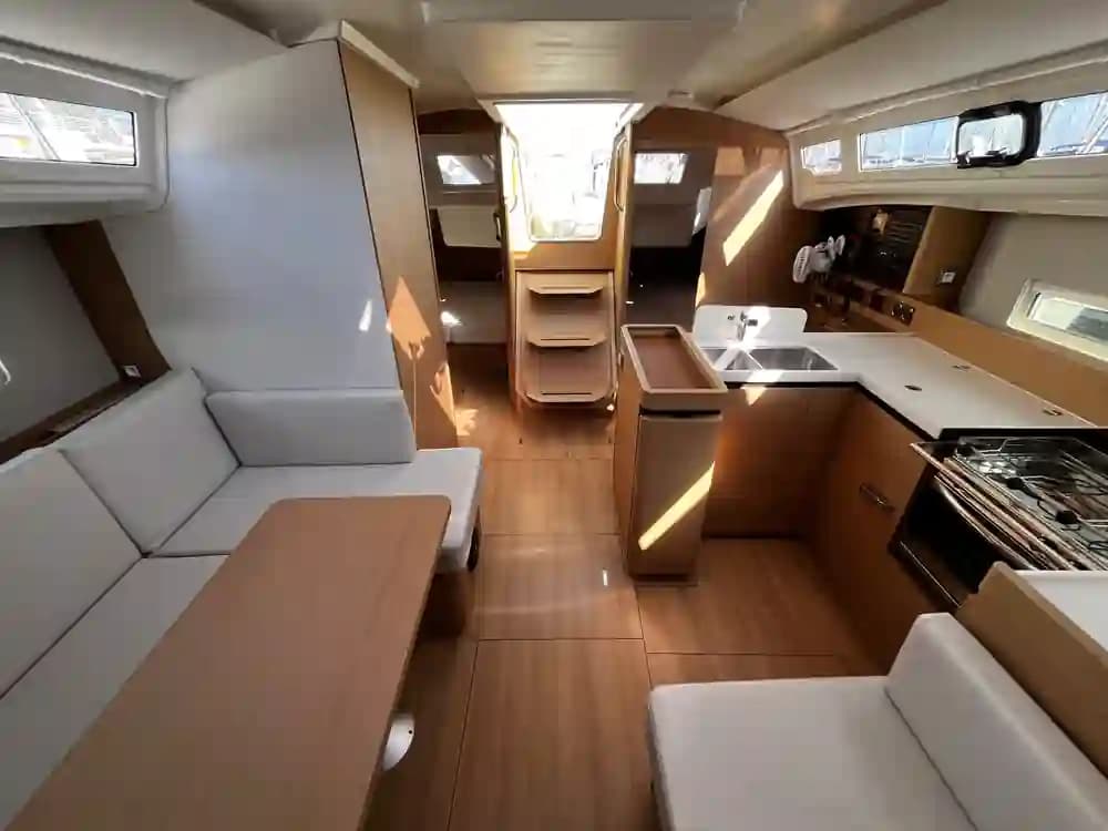 2022 Jeanneau Sun Odyssey 410 zum Verkauf in Barcelona, ES Monohull 3