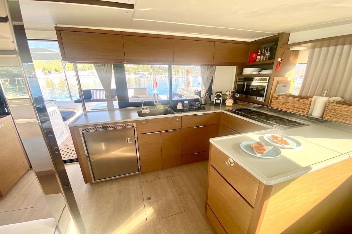 2020 Lagoon 46 for Sale in Barcelona, ES Multi-Hull 5