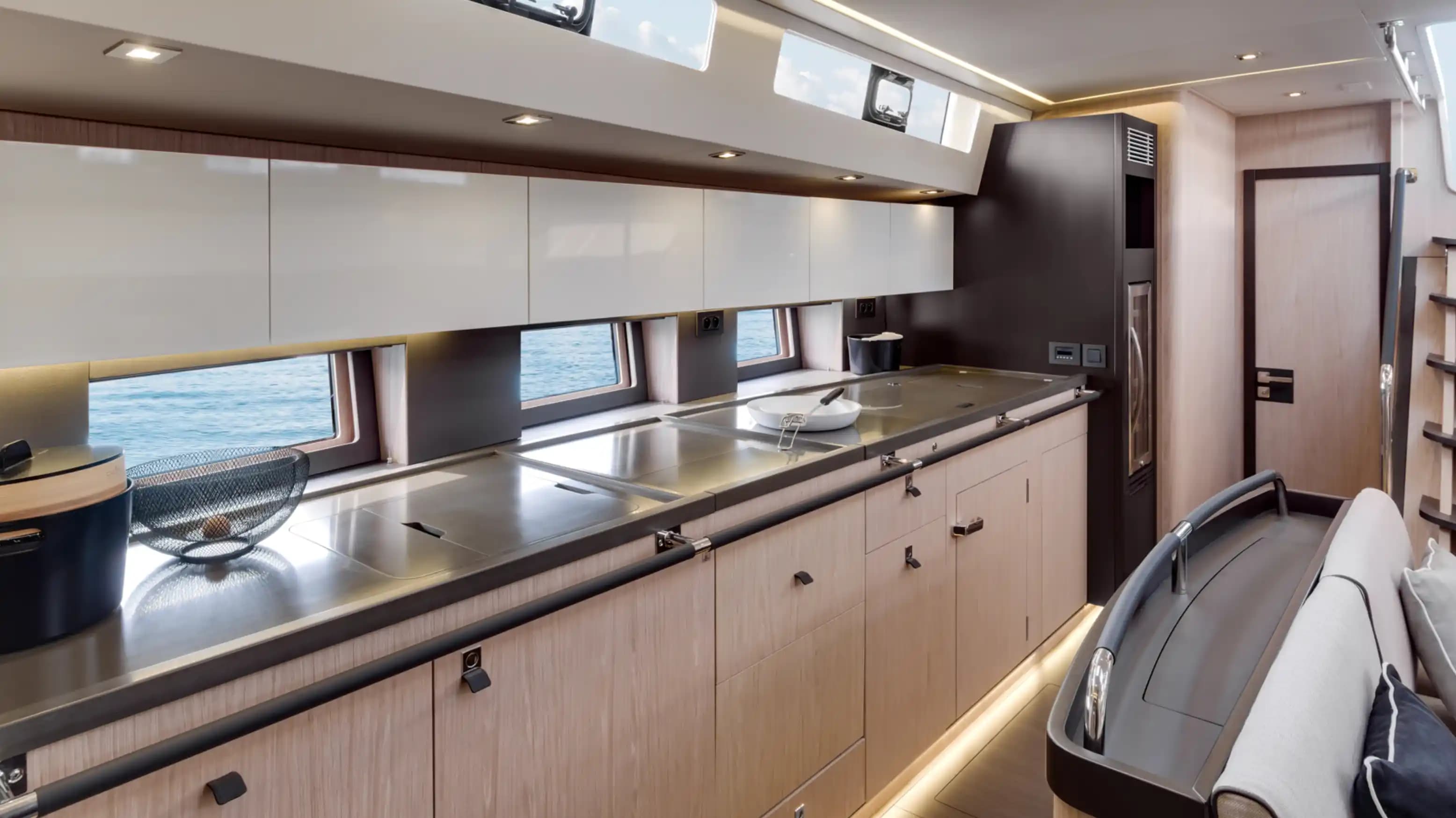 Beneteau Oceanis Yacht 62 for Sale