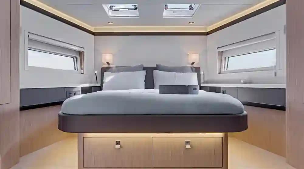 Beneteau Oceanis Yacht 62 for Sale