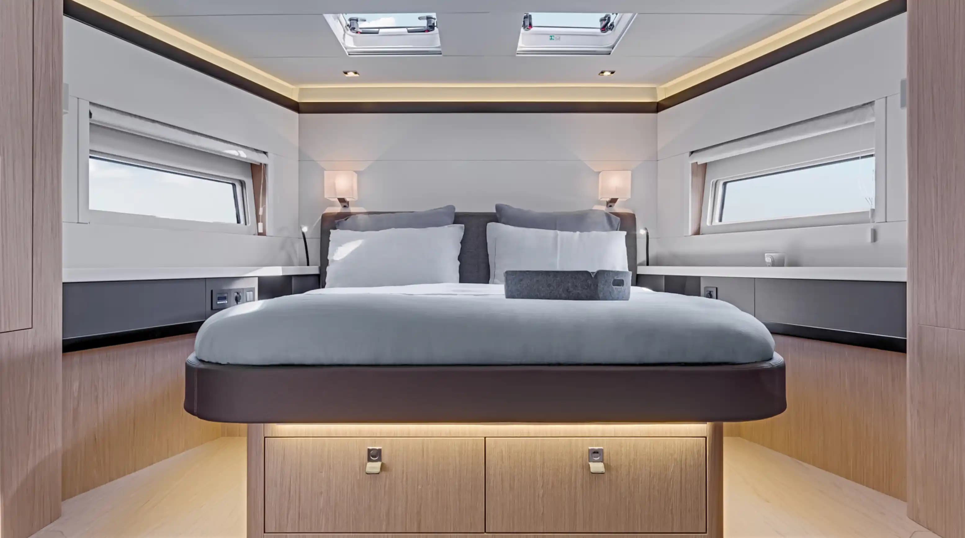 Beneteau Oceanis Yacht 62 for Sale