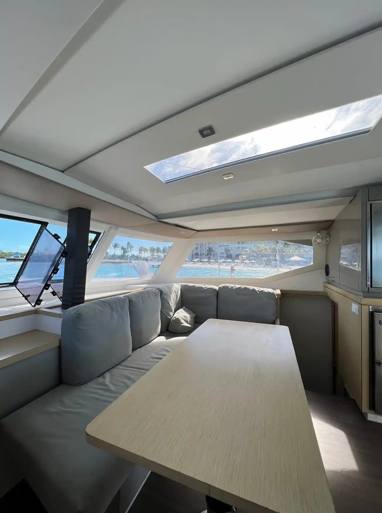 Fountaine Pajot Lucia 40 zum Verkauf