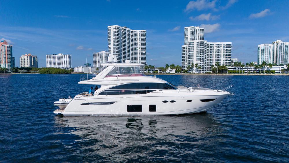2015 Princess Yachts 68