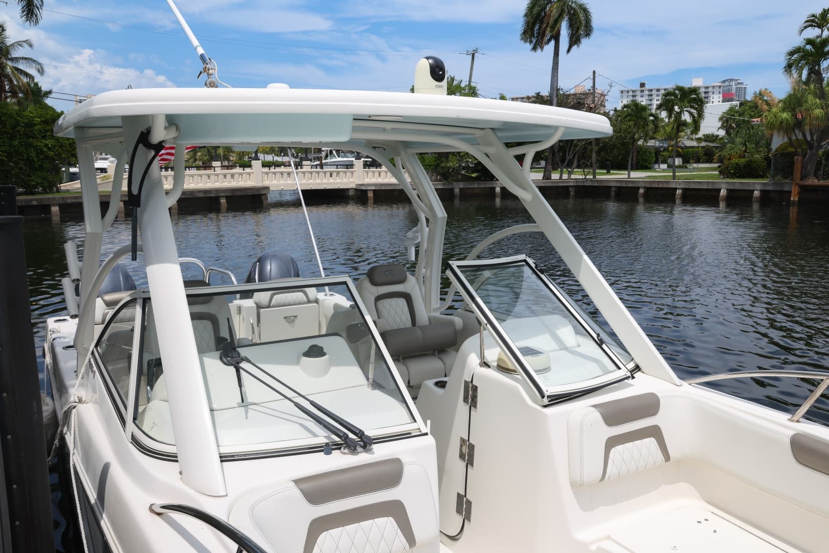 2021 World Cat 255DC for Sale in Hallandale Beach, Florida Dual Console 4