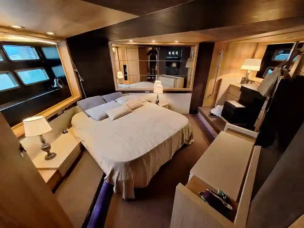 2009 Baia Italia 70 for Sale in Naples, IT Motor Yacht 2