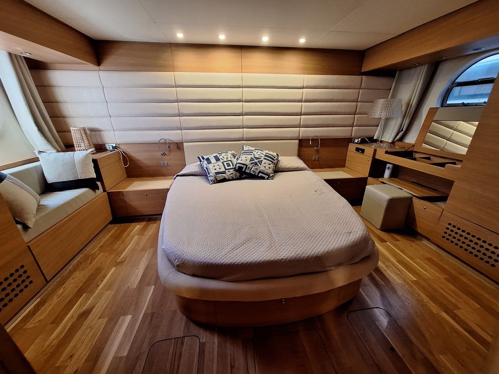 2007 Aicon Yachts 62 L for Sale in Palermo, IT Motor Yacht 5