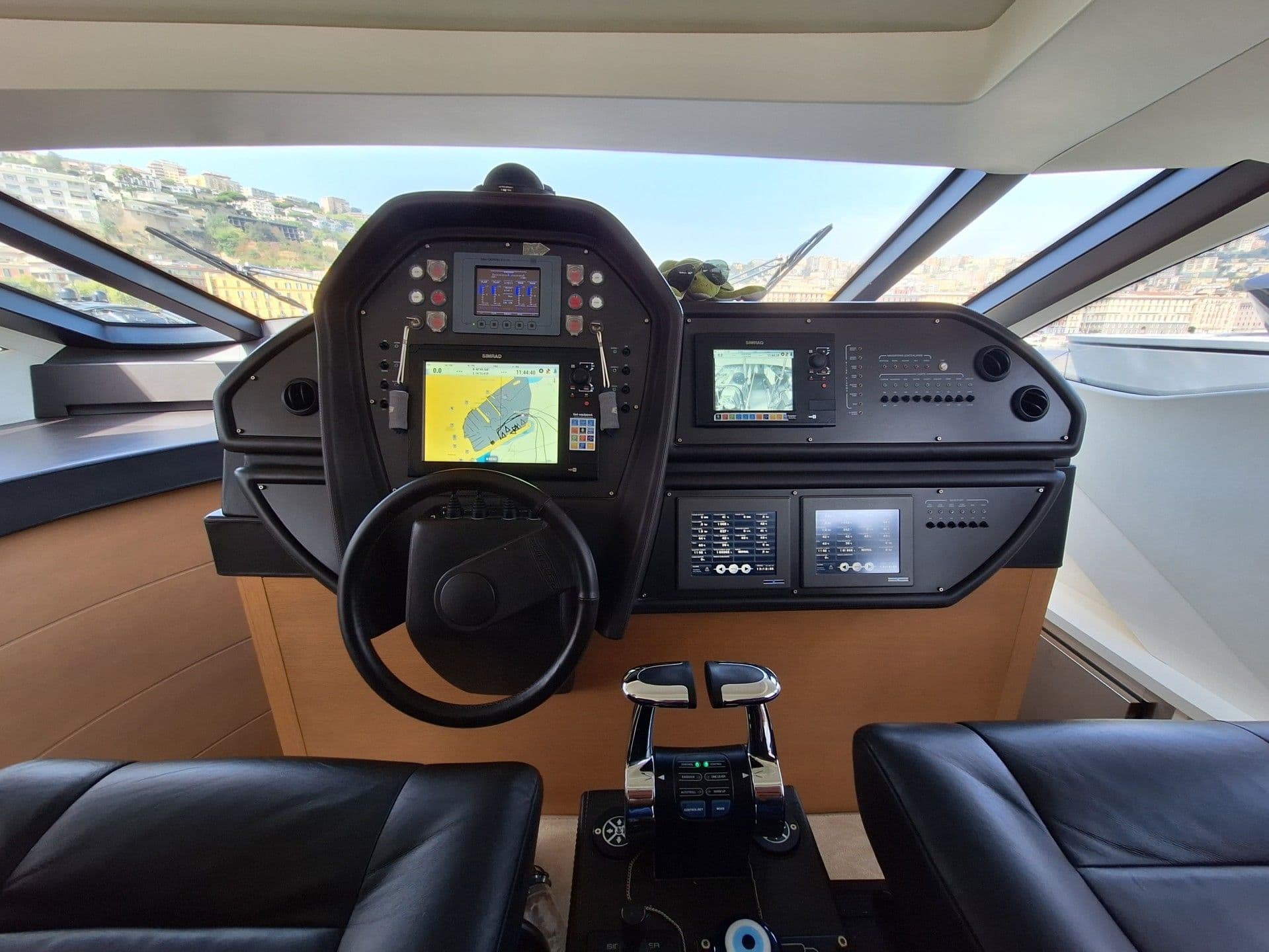 2014 Pershing 74 for Sale in Metropolitan City of Naples, IT Motor Yacht 4