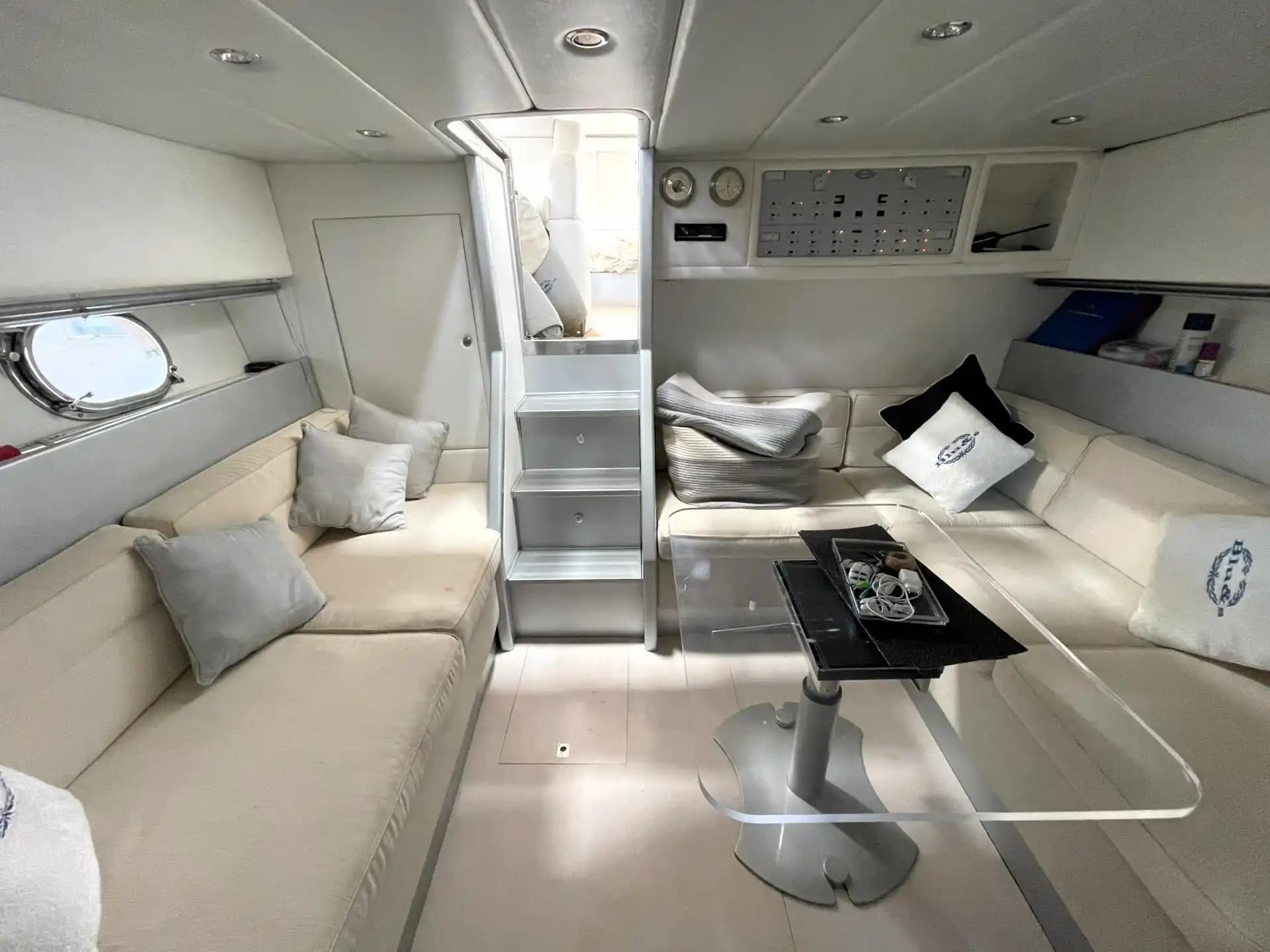 2000 Magnum 44 for Sale in Naples, IT Motor Yacht 5