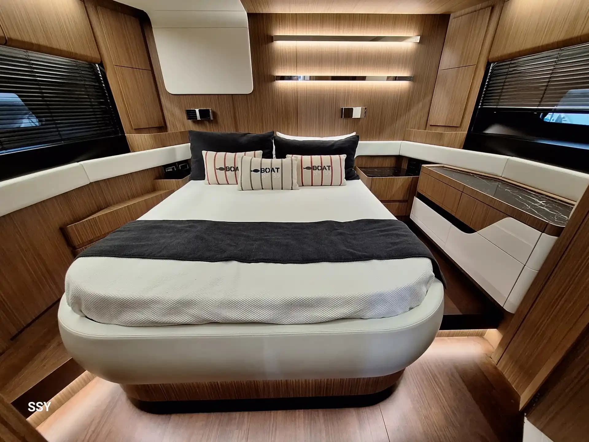 2020 Rizzardi IN SIX for Sale in Metropolitan City of Naples, IT Express Cruiser 4