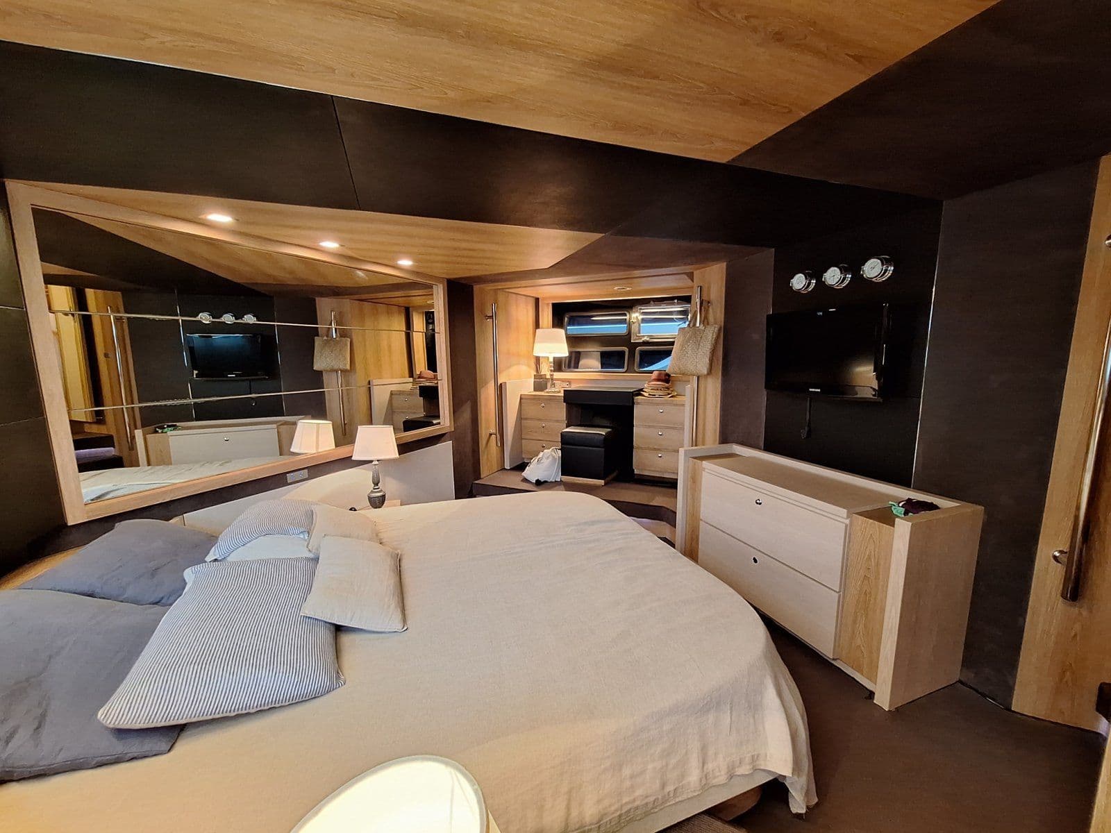 2009 Baia Italia 70 for Sale in Naples, IT Motor Yacht 3
