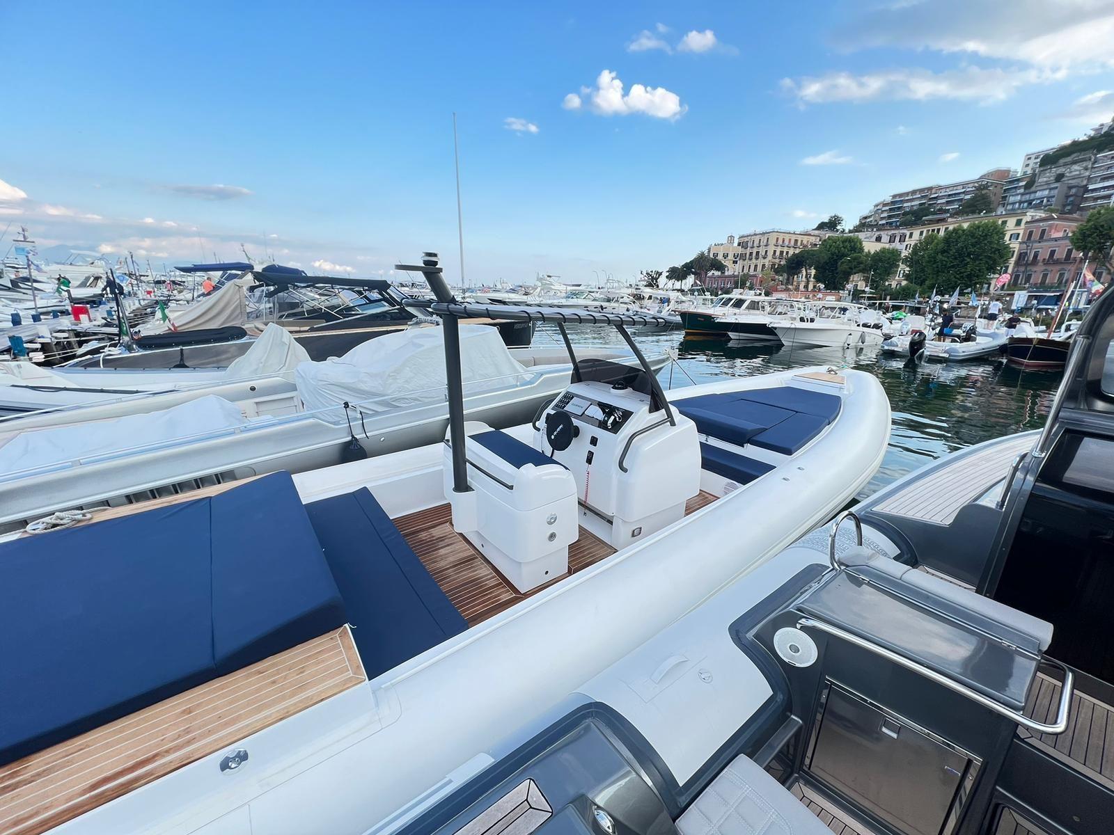 Coastal 10 Tender te koop