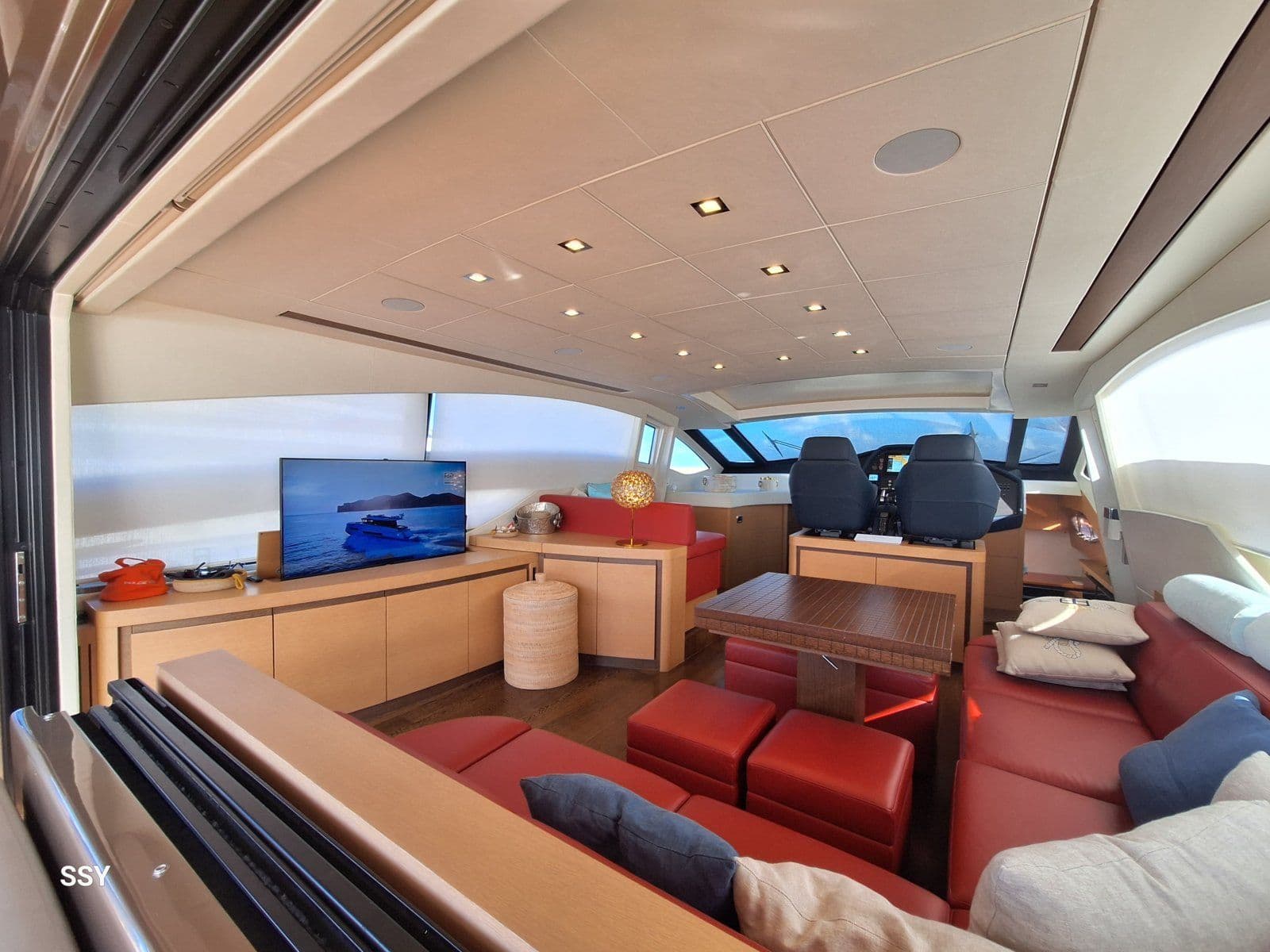 2021 Pershing 72 for Sale in Metropolitan City of Naples, IT Motor Yacht 3