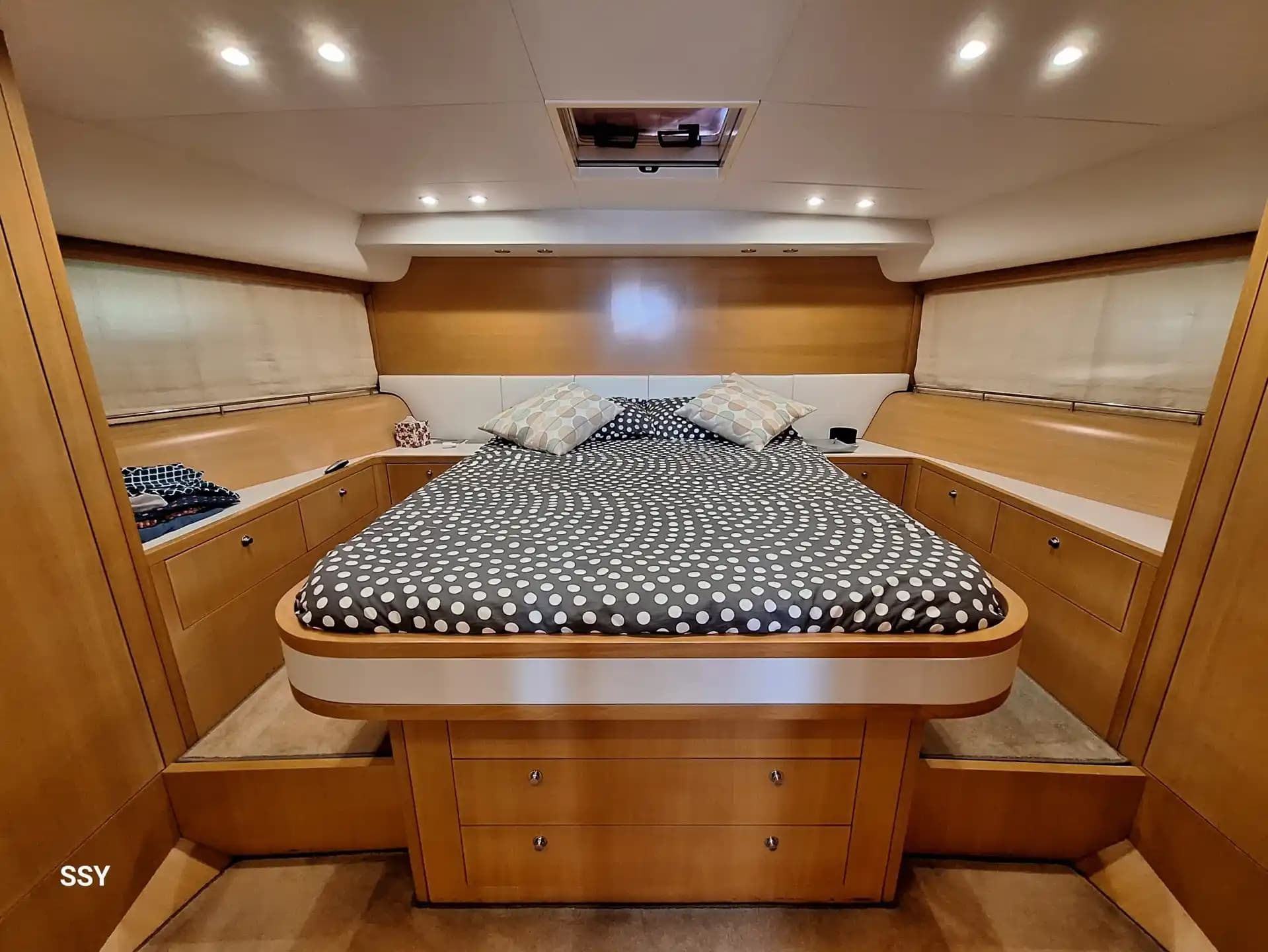 2010 Uniesse 48 HARD TOP for Sale in Naples, IT Cruiser 5