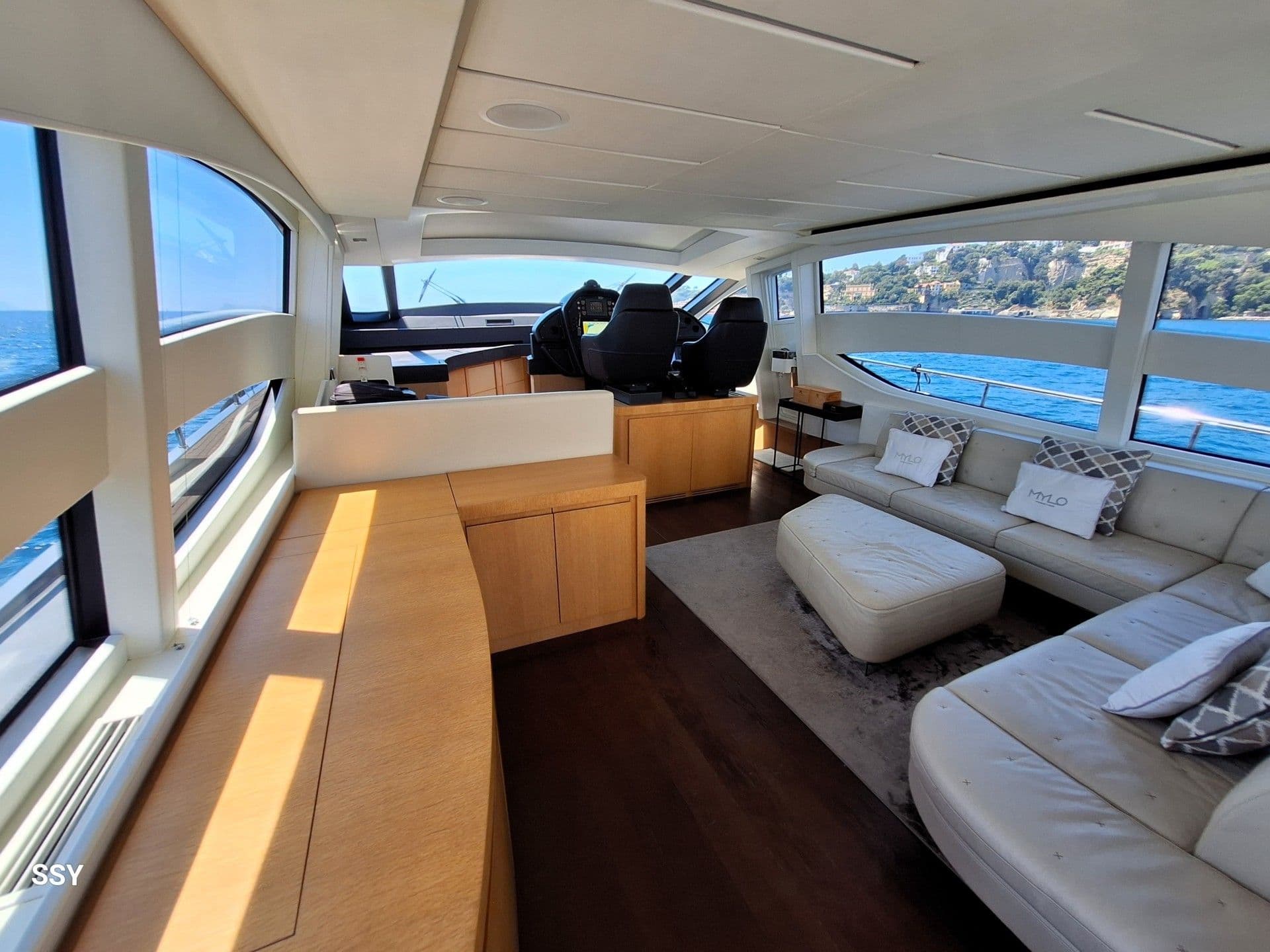 2014 Pershing 74 for Sale in Metropolitan City of Naples, IT Motor Yacht 1