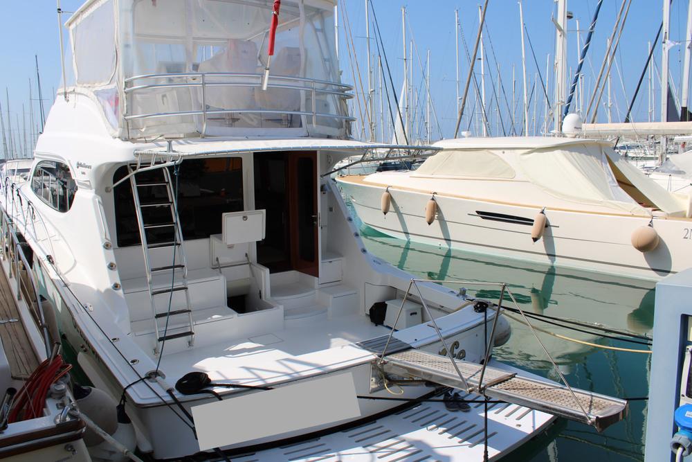 2008 Hatteras 54