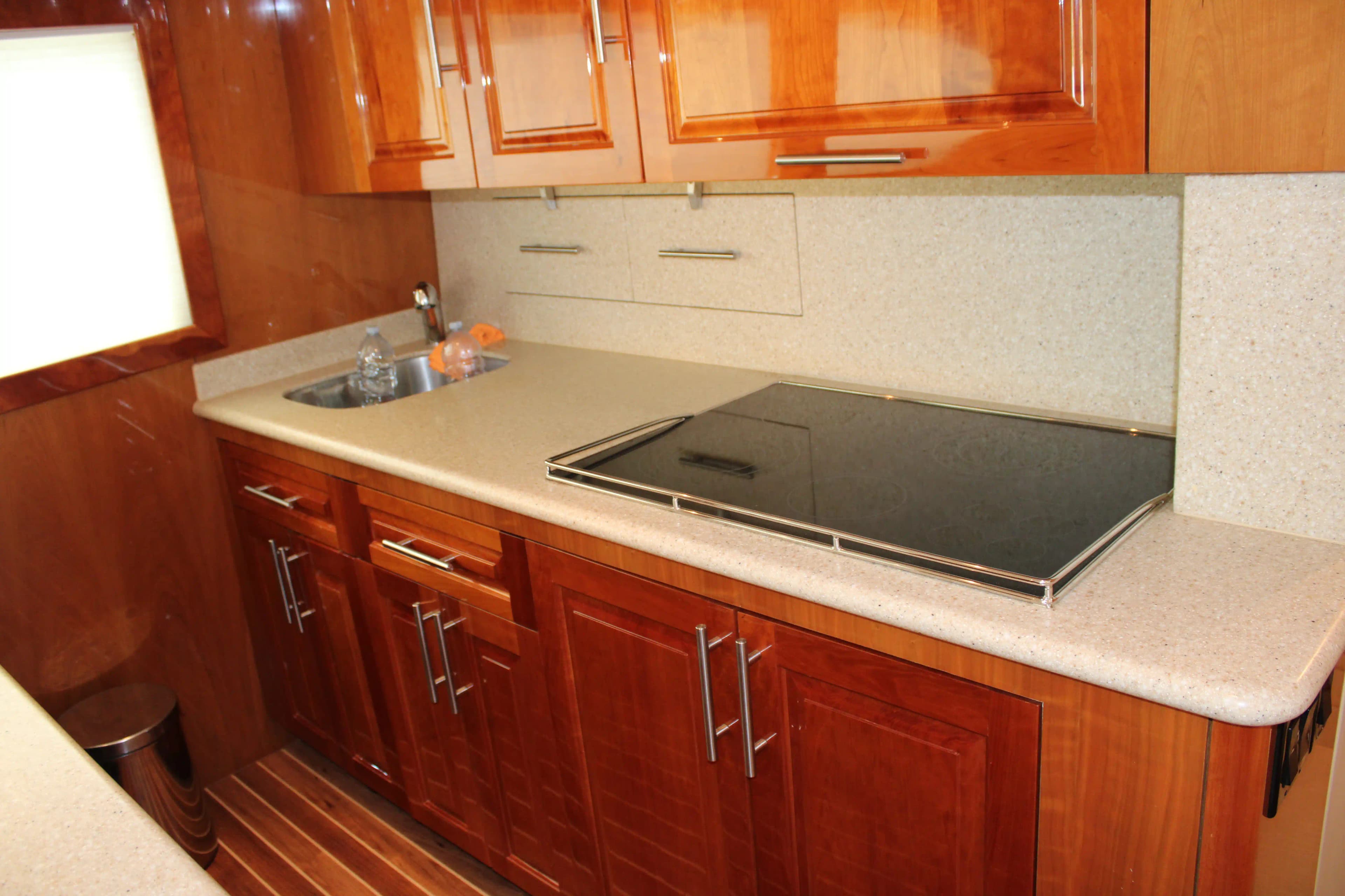 2008 Hatteras 54 for Sale in Rosignano Solvay, IT Motor Yacht 1