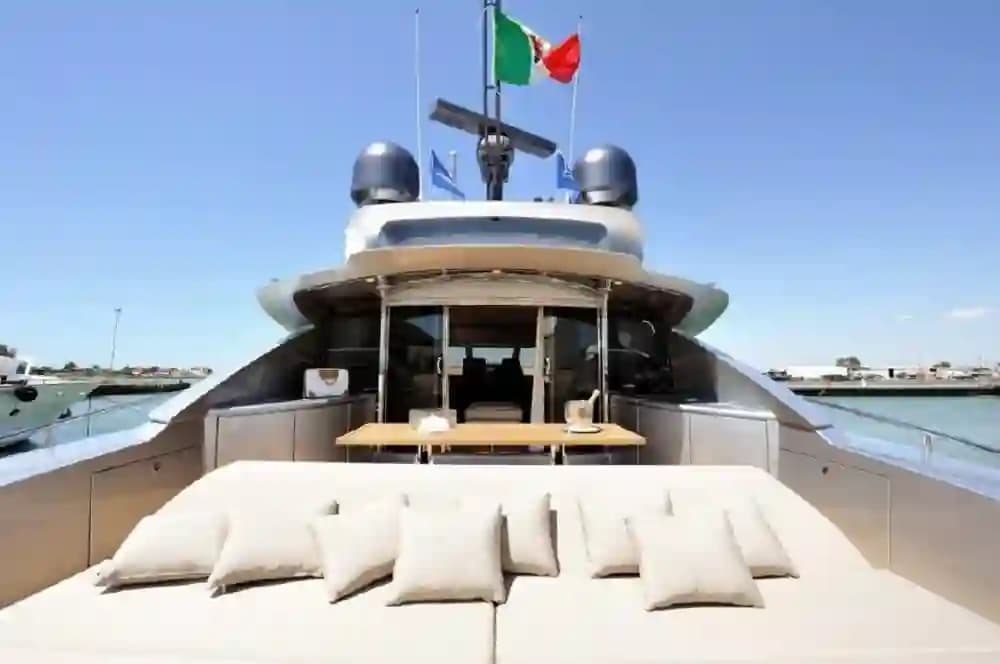 Canados Yachts 90 te koop