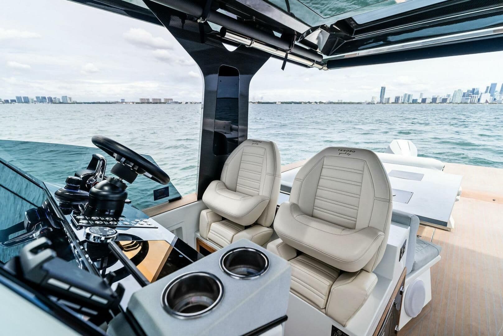 2024 TESORO YACHTS T38 Power Cat zum Verkauf in Miami, Florida Power Catamarans 4