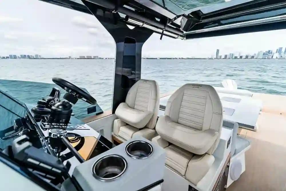 2024 TESORO YACHTS T38 Power Cat zum Verkauf in Miami, Florida Power Catamarans 4