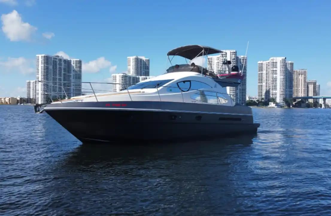 1999 Azimut 42 Flybridge for Sale in Miami, Florida Flybridge 5