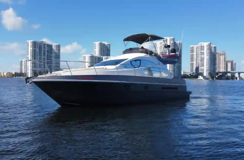 1999 Azimut 42 Flybridge for Sale in Miami, Florida Flybridge 5