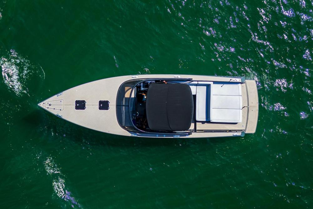 2014 VanDutch Yachts 40