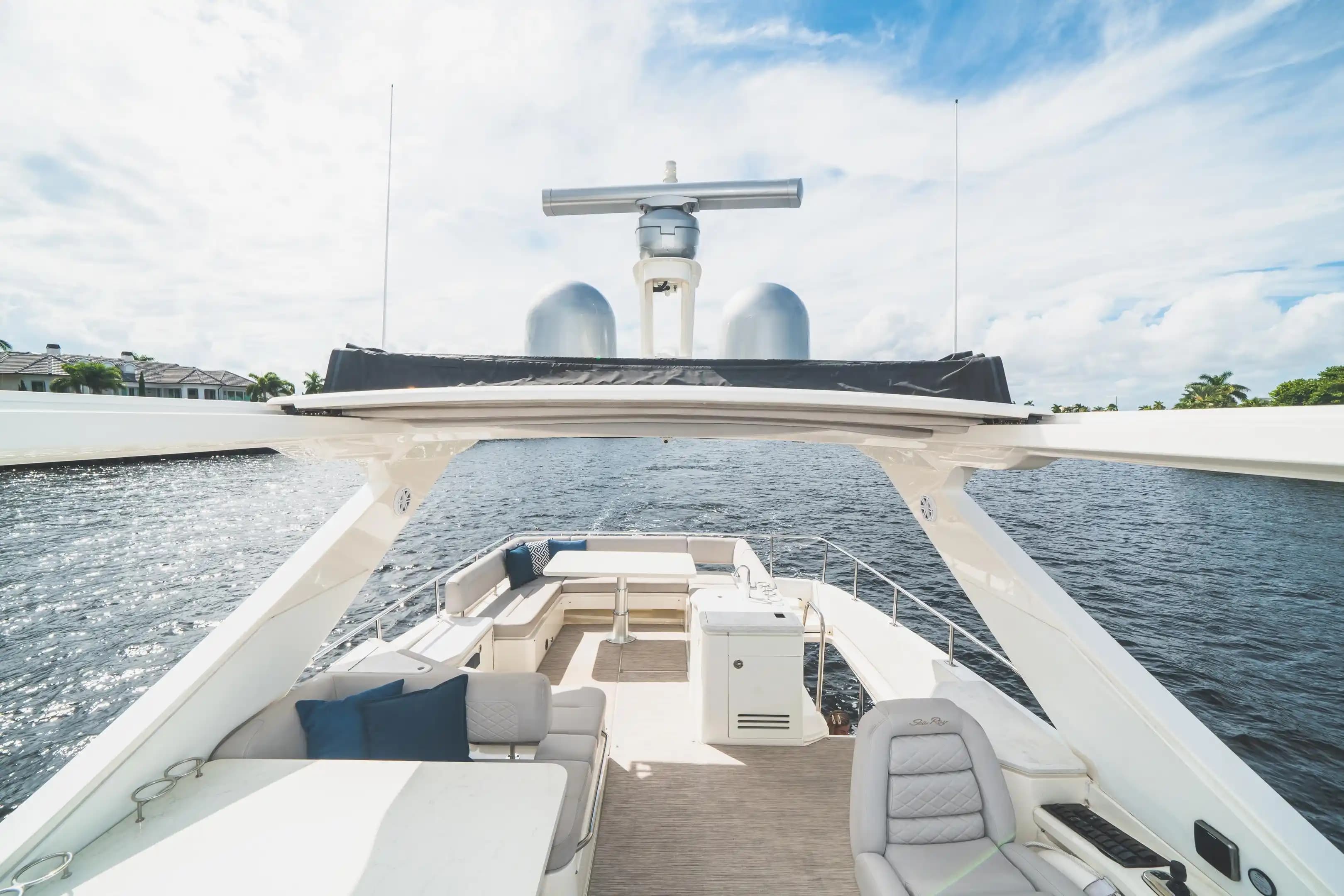2017 Sea Ray L650 Fly for Sale in Sunny Isles Beach, Florida Flybridge 4