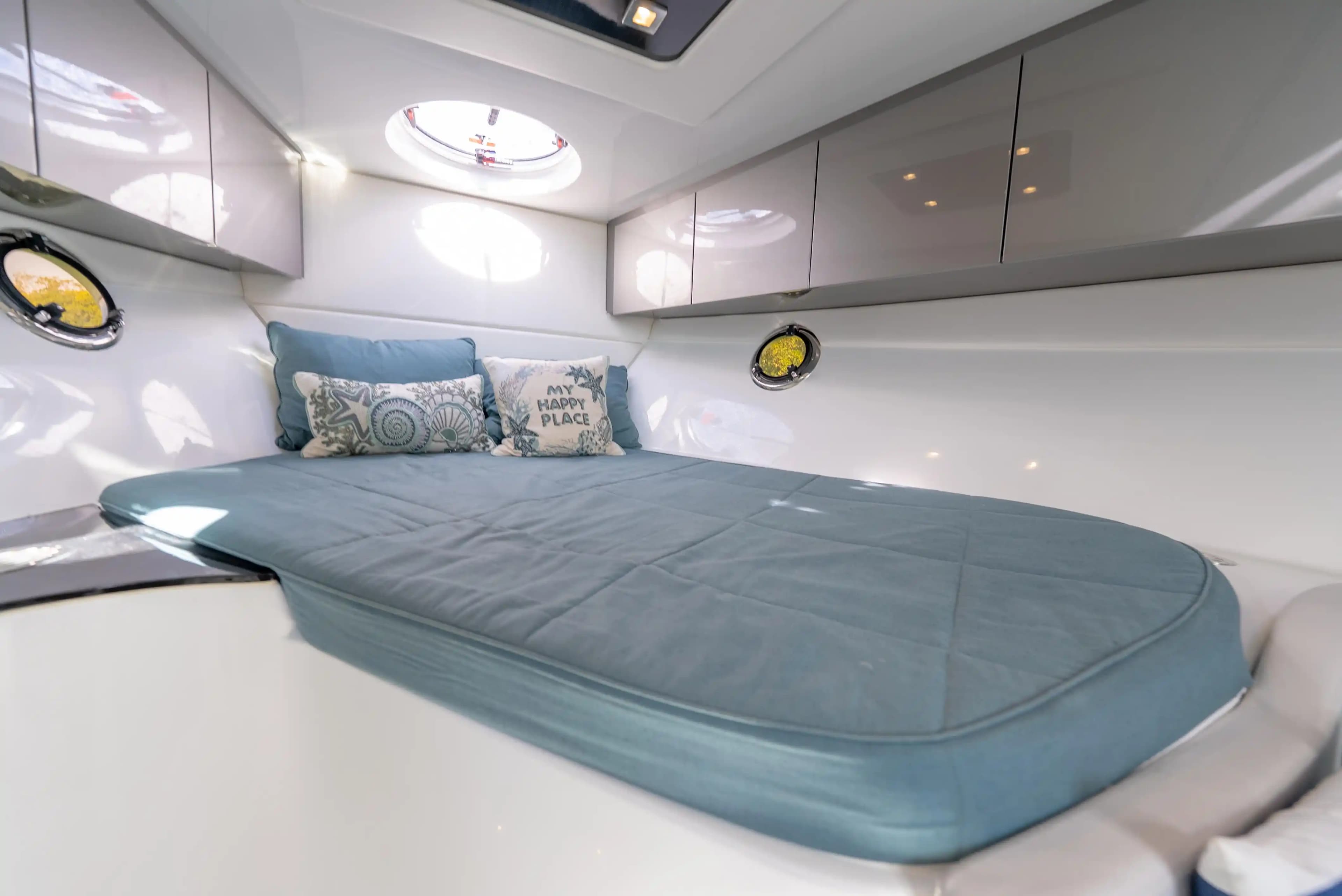 2022 Schaefer Yachts 375 HT for Sale in Miami, Florida Express Cruiser 3