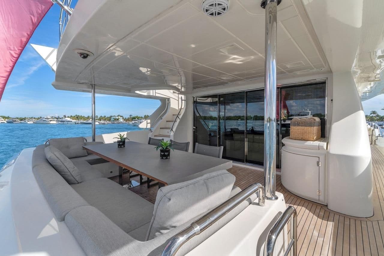 2010 Azimut 95 à vendre à Miami, Florida Motor Yacht 3