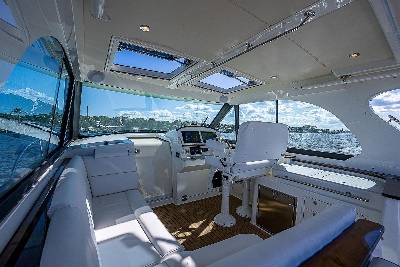 2023 Hinckley Yachts Sport Boat 40X te koop in Stuart, Florida Cruiser 2