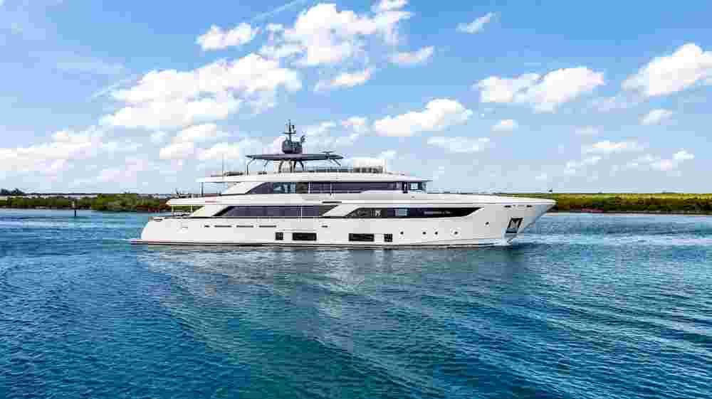 2023 Custom Line Navetta 42