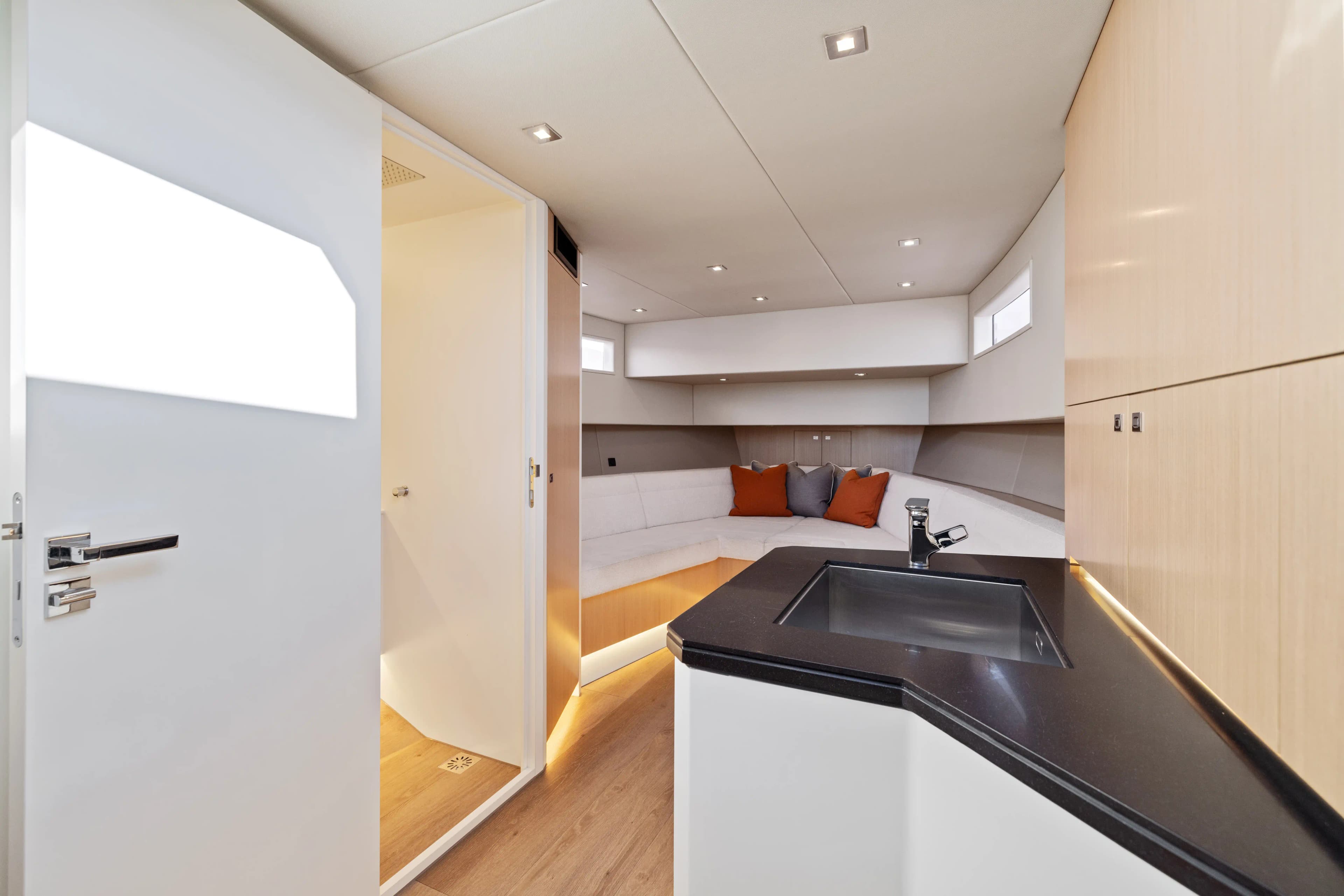 Vanquish Yachts VQ45 for Sale